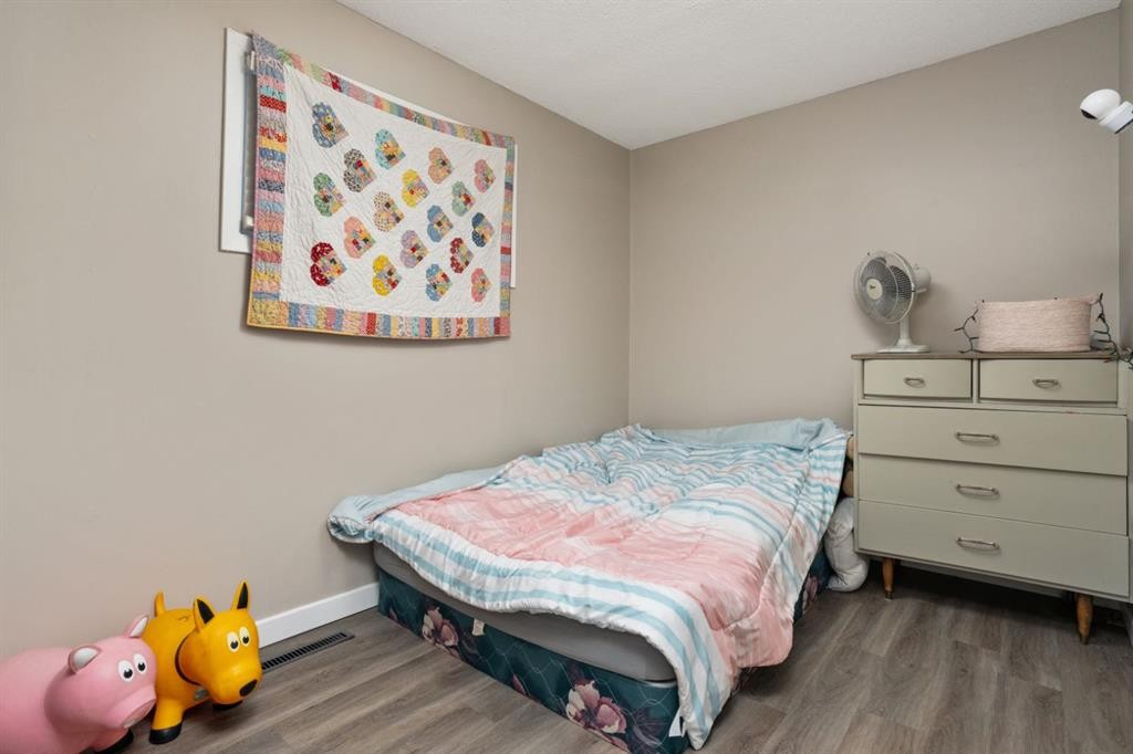 5315 56 Street, Camrose, AB - Indoor Photo Showing Bedroom