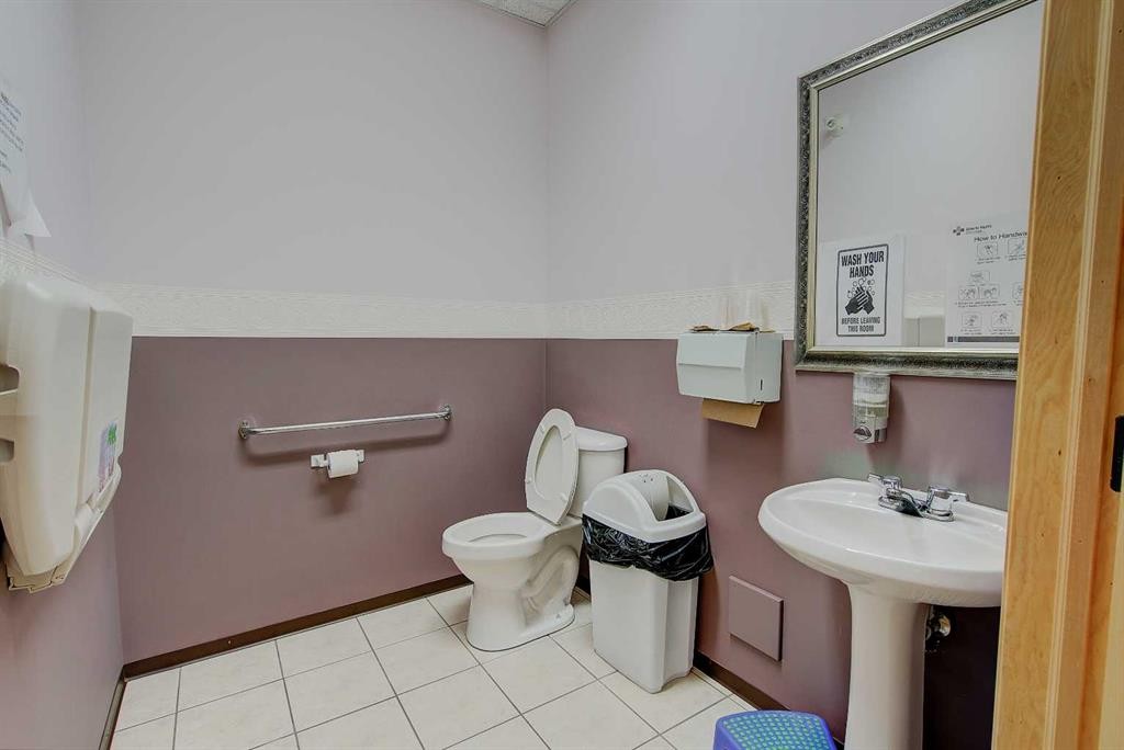 1-5021 Parkwood Road, Blackfalds, AB