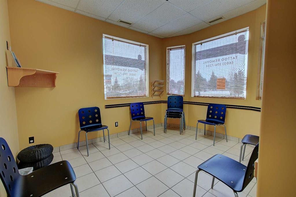 1-5021 Parkwood Road, Blackfalds, AB