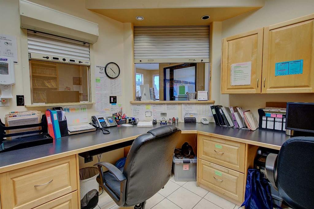 1-5021 Parkwood Road, Blackfalds, AB