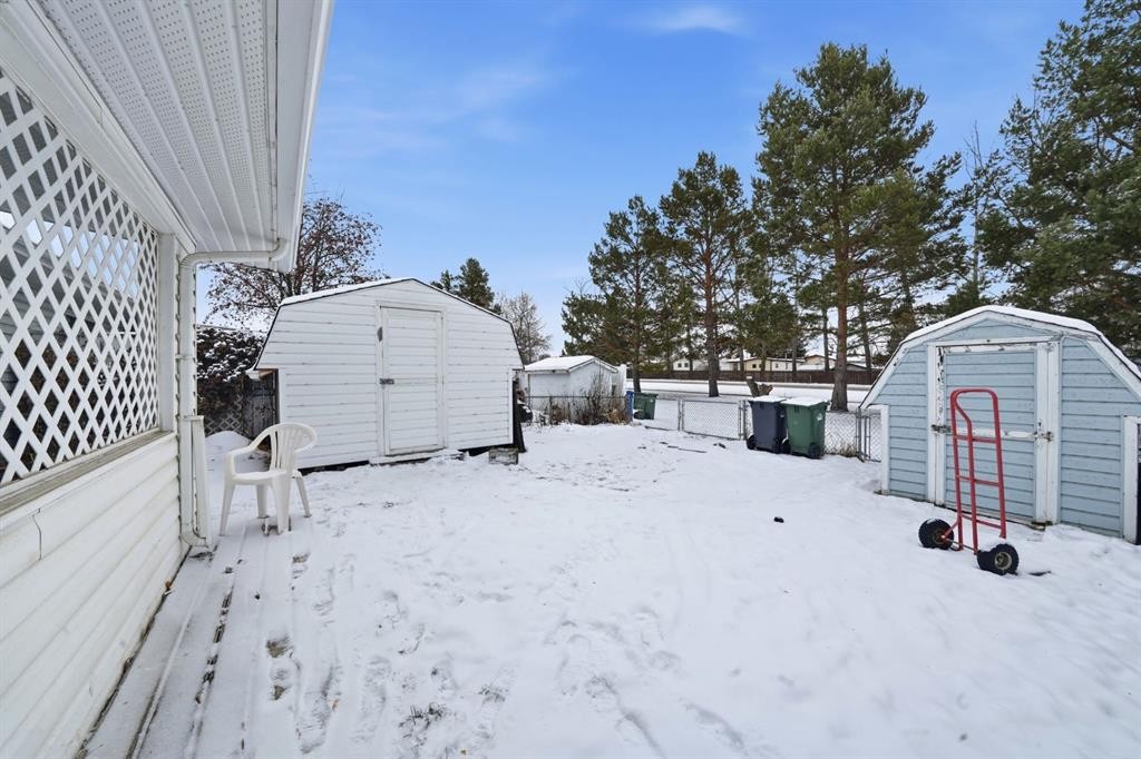 5531 43 Street, Innisfail, AB - Outdoor