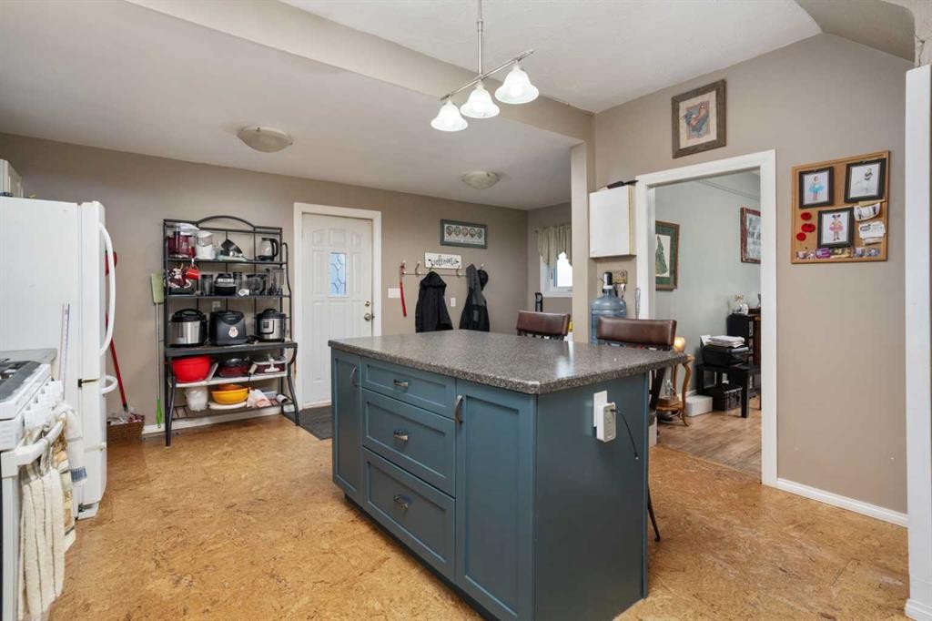 42479 Rr 143, Rural Flagstaff County, AB - Indoor Photo Showing Kitchen