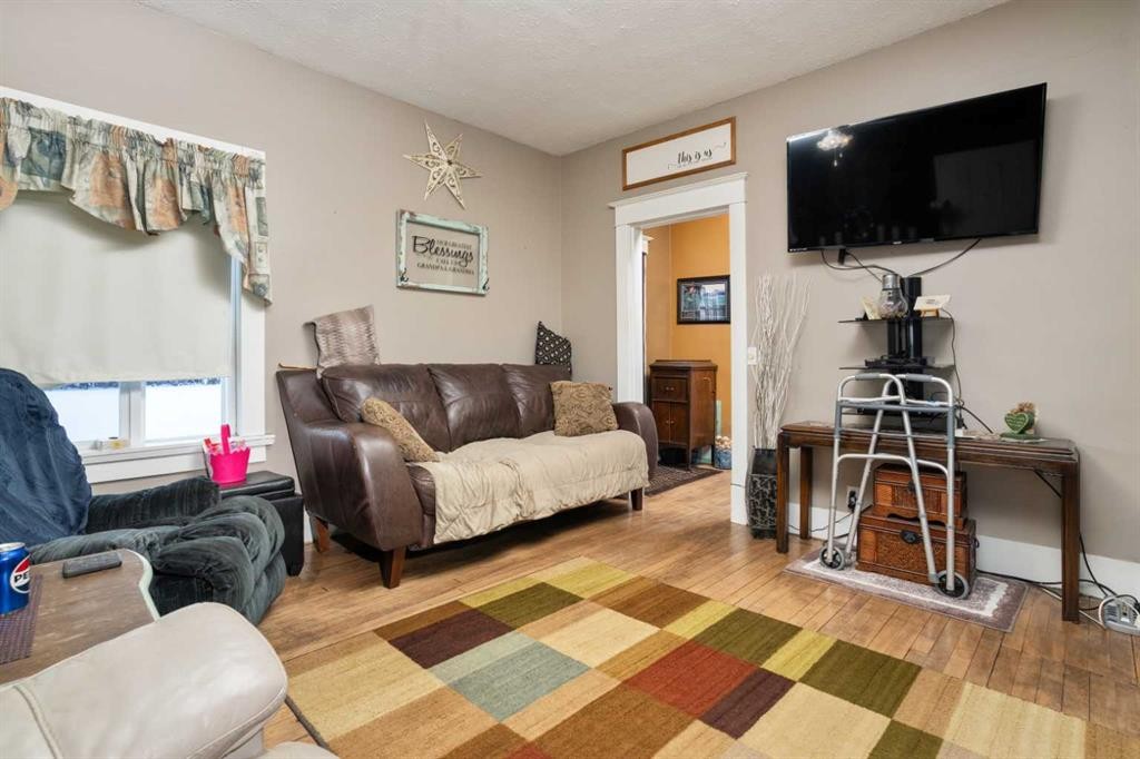 42479 Rr 143, Rural Flagstaff County, AB - Indoor Photo Showing Living Room