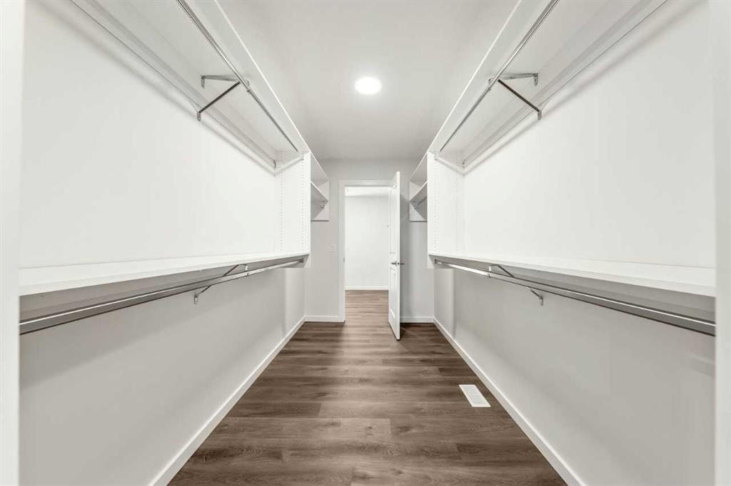 8 Heritage Link, Cochrane, AB - Indoor