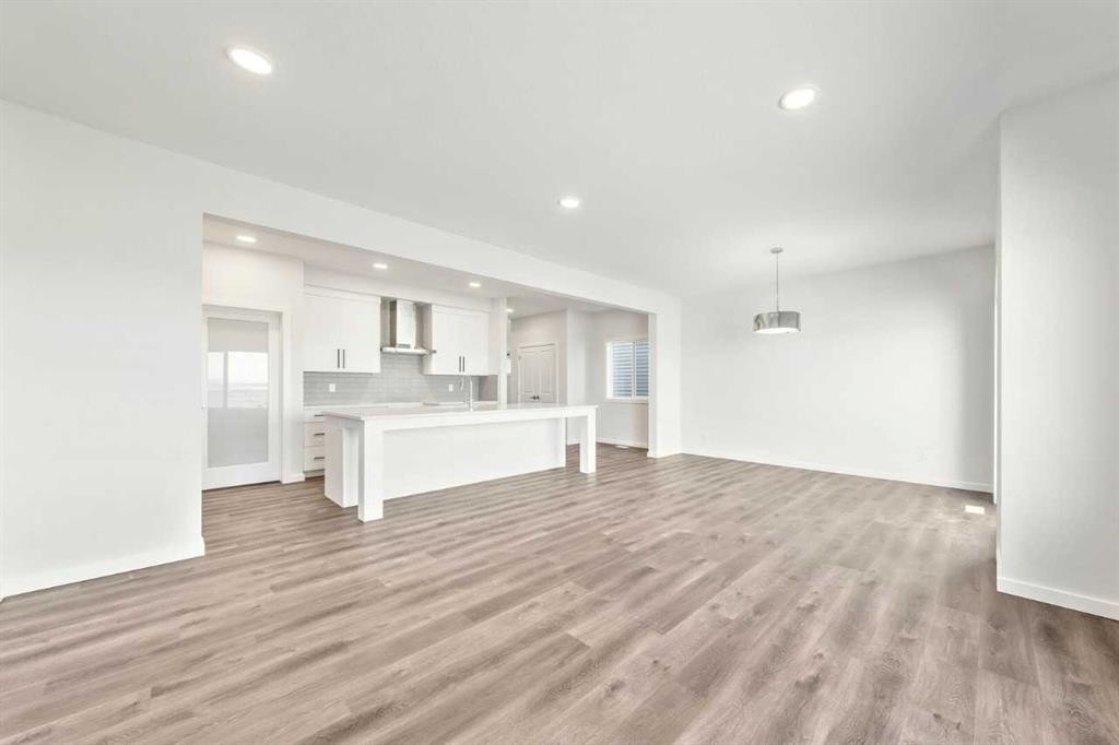 8 Heritage Link, Cochrane, AB - Indoor