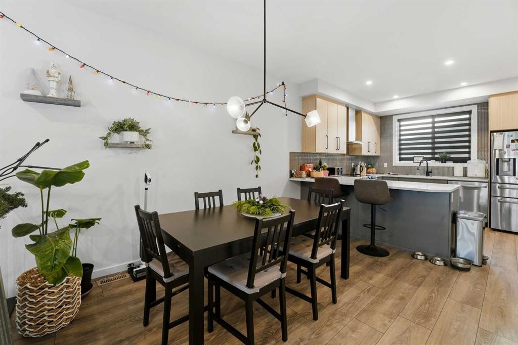 51 Lake Street, Rural Red Deer County, AB - Indoor Photo Showing Dining Room