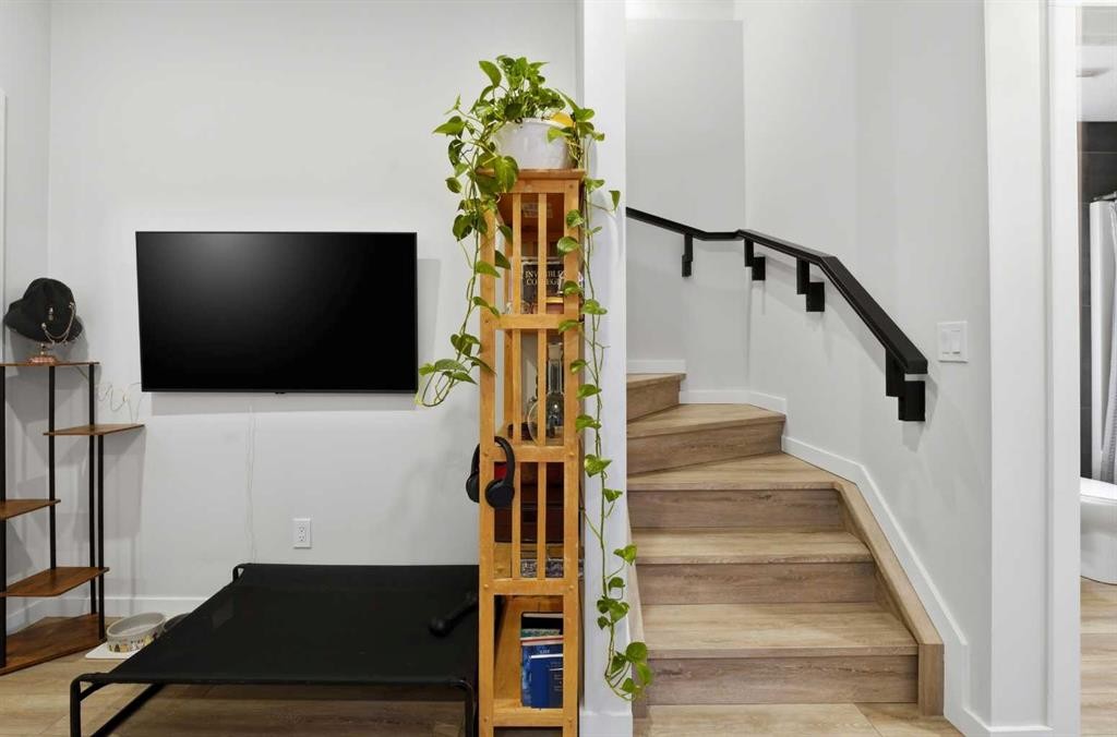 51 Lake Street, Rural Red Deer County, AB - Indoor Photo Showing Other Room