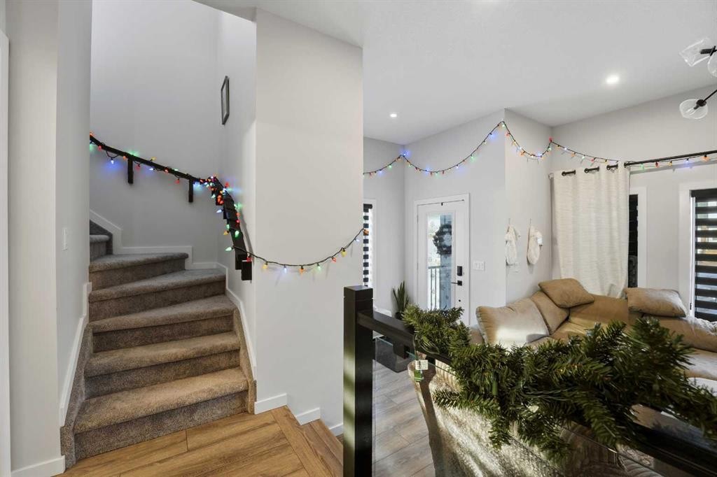 51 Lake Street, Rural Red Deer County, AB - Indoor Photo Showing Other Room