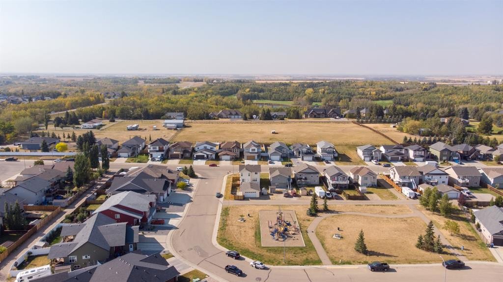 6321 58 Avenue, Innisfail, AB - Outdoor With View