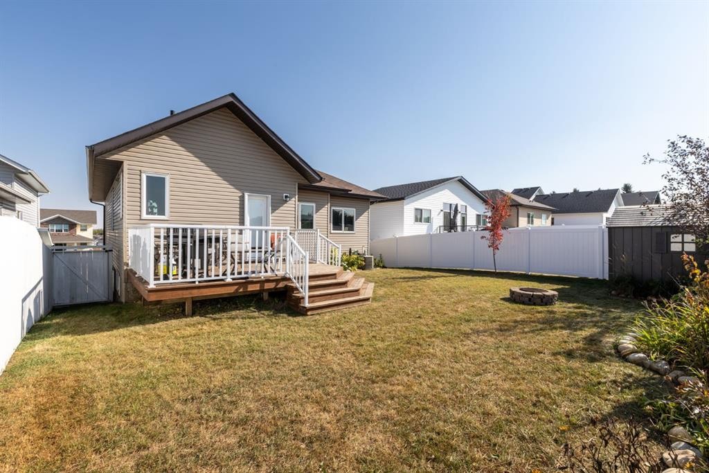 6321 58 Avenue, Innisfail, AB - Outdoor With Deck Patio Veranda