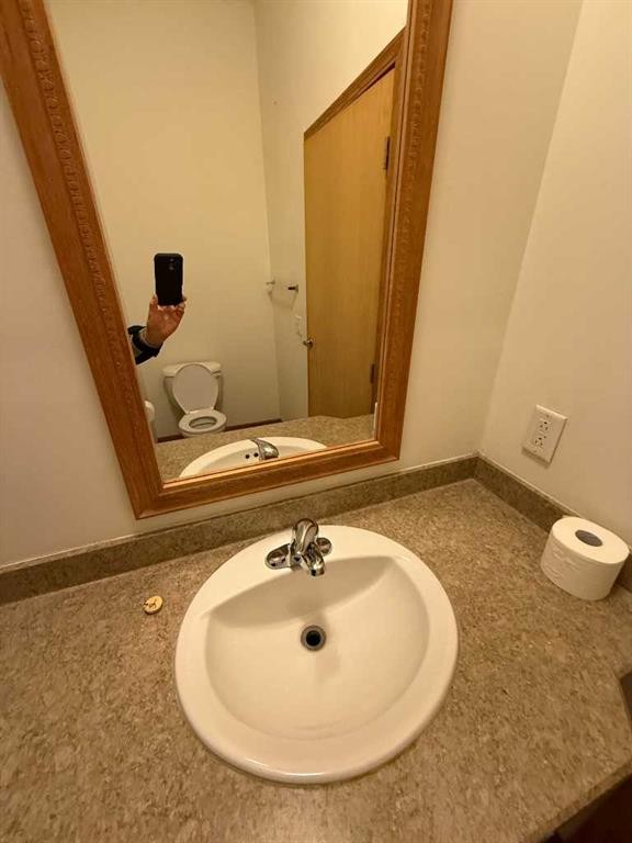 23 Cherry Lane Se, Three Hills, AB - Indoor Photo Showing Bathroom