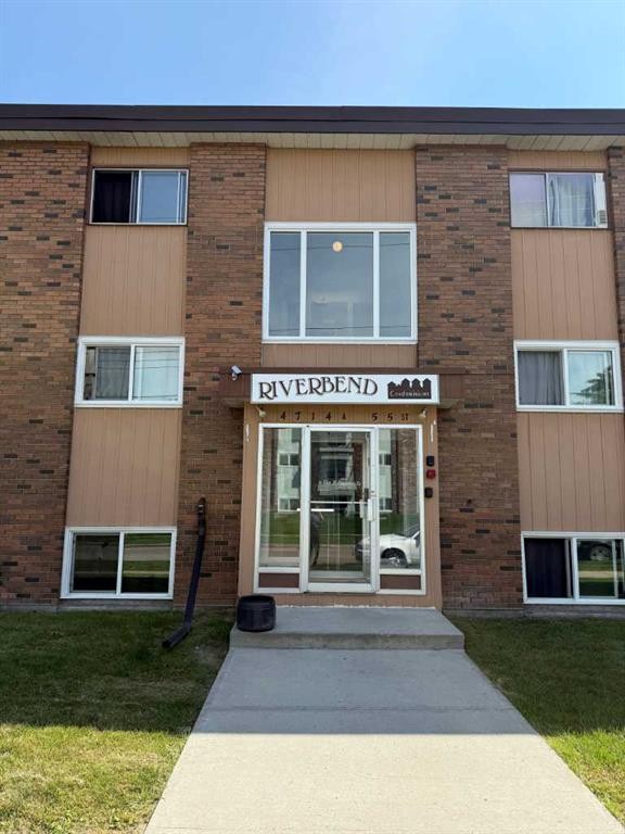 203A-4714 55 Street, Red Deer, AB - Outdoor