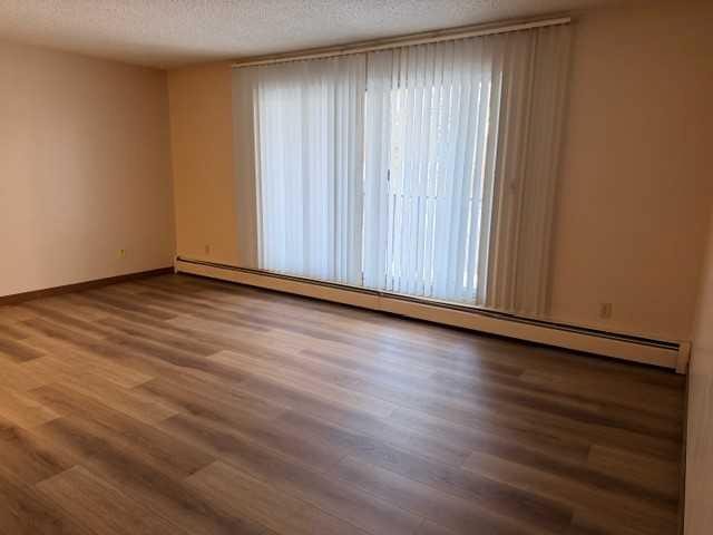 203A-4714 55 Street, Red Deer, AB - Indoor Photo Showing Other Room