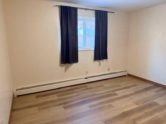 203A-4714 55 Street, Red Deer, AB - Indoor Photo Showing Other Room