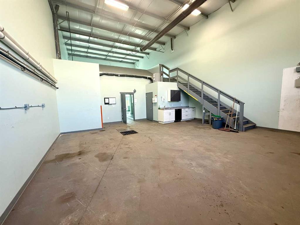 375-7700 76 Street Close, Red Deer, AB