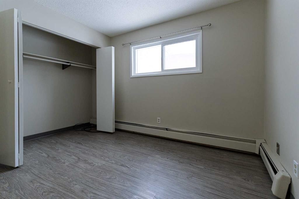 101 - 410-4721 55 Street, Red Deer, AB - Indoor Photo Showing Other Room
