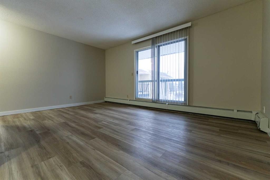 101 - 410-4721 55 Street, Red Deer, AB - Indoor Photo Showing Other Room