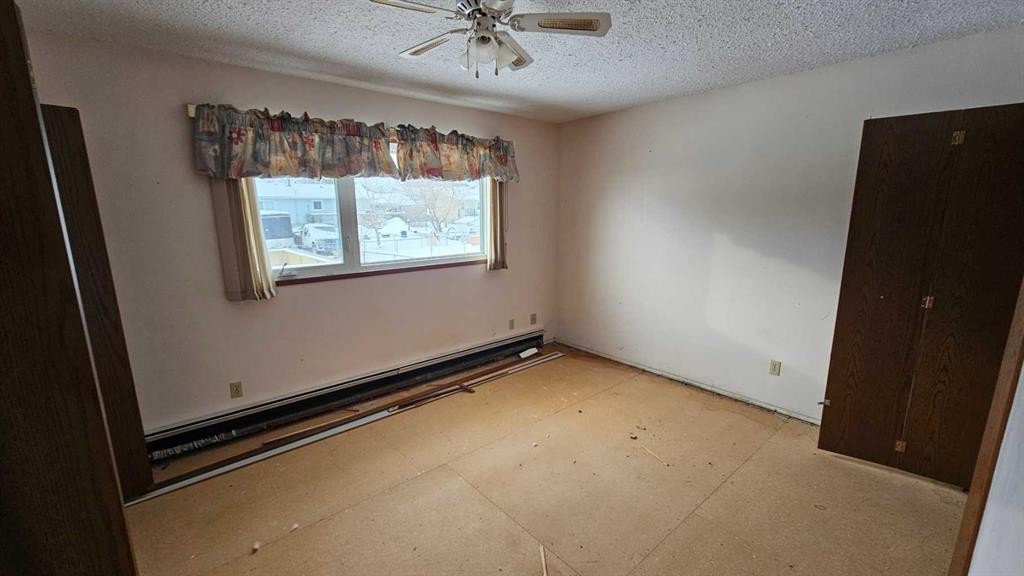 5006 Alexander Avenue, Coronation, AB - Indoor Photo Showing Other Room