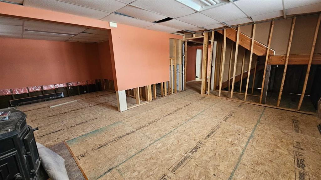 5006 Alexander Avenue, Coronation, AB - Indoor