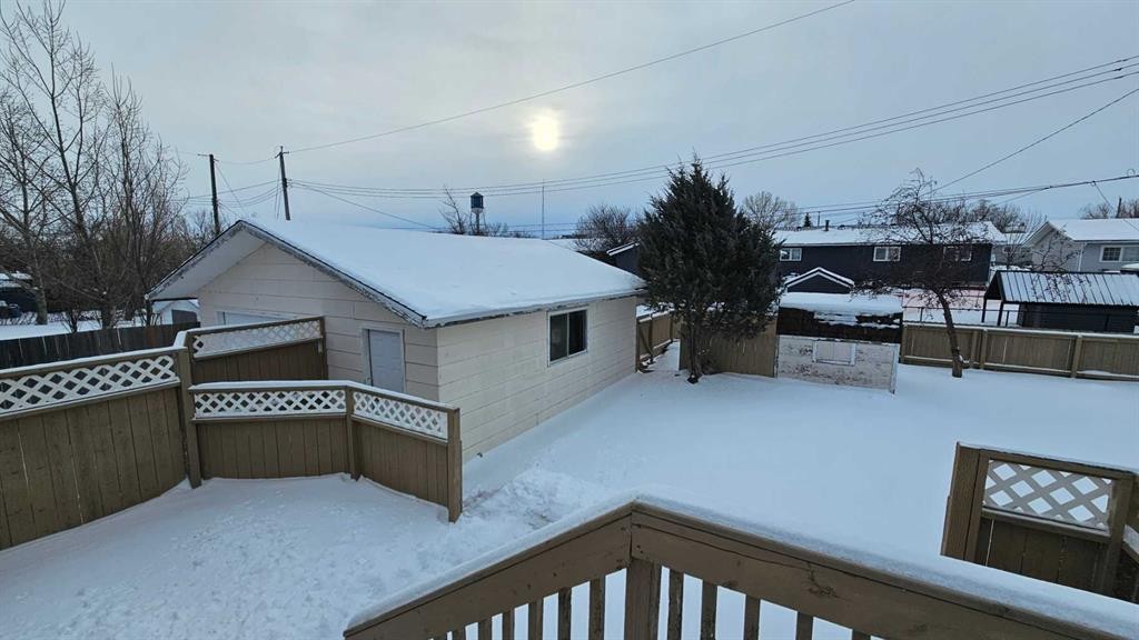 5006 Alexander Avenue, Coronation, AB - Outdoor With Exterior