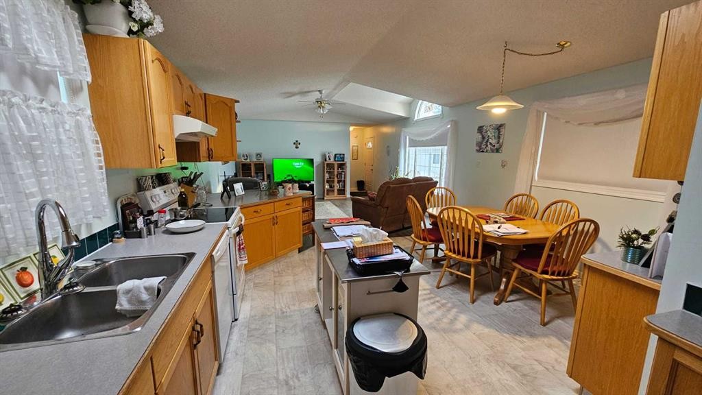 4467 Park Crescent, Coronation, AB - Indoor