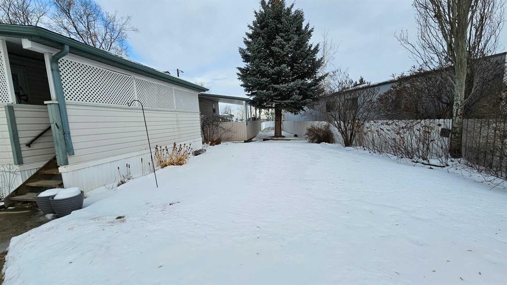 4467 Park Crescent, Coronation, AB - Outdoor With Exterior