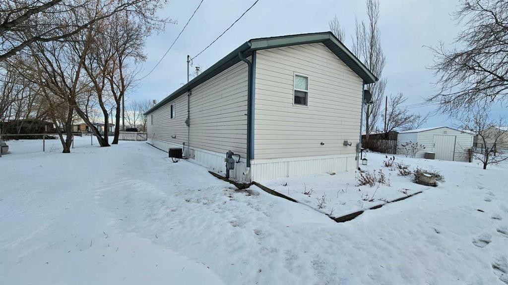 4467 Park Crescent, Coronation, AB - Outdoor With Exterior