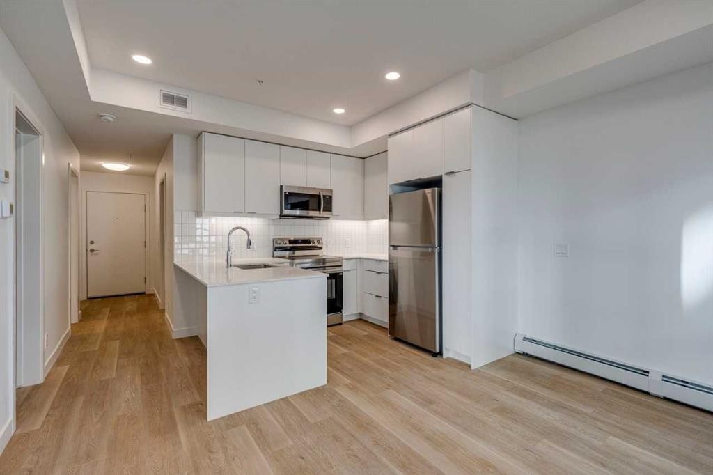 3217-8500 19 Avenue Se, Calgary, AB - Indoor Photo Showing Kitchen