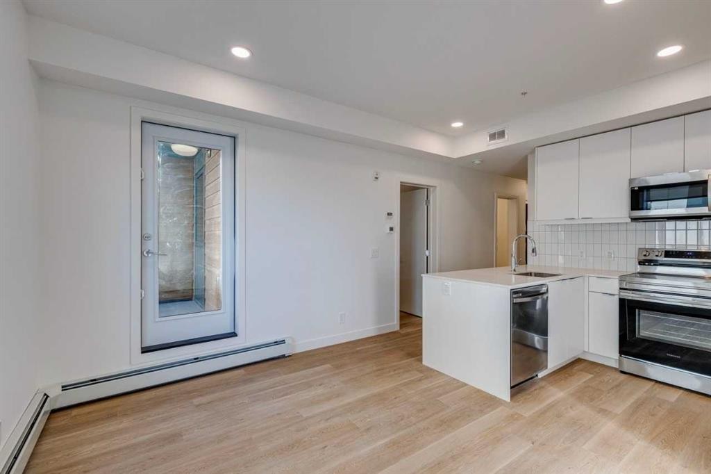 3217-8500 19 Avenue Se, Calgary, AB - Indoor Photo Showing Kitchen