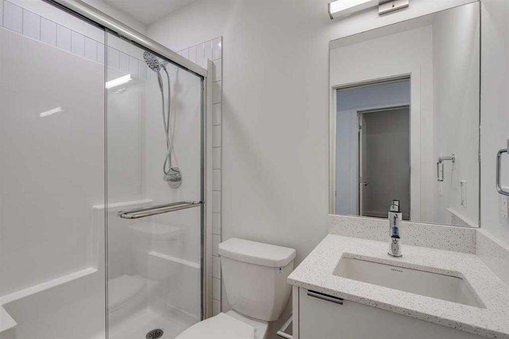 3217-8500 19 Avenue Se, Calgary, AB - Indoor Photo Showing Bathroom