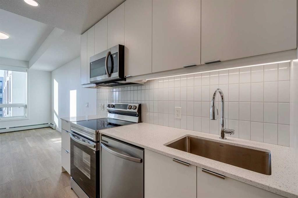 3516-8500 19 Avenue, Calgary, AB - Indoor Photo Showing Kitchen With Upgraded Kitchen