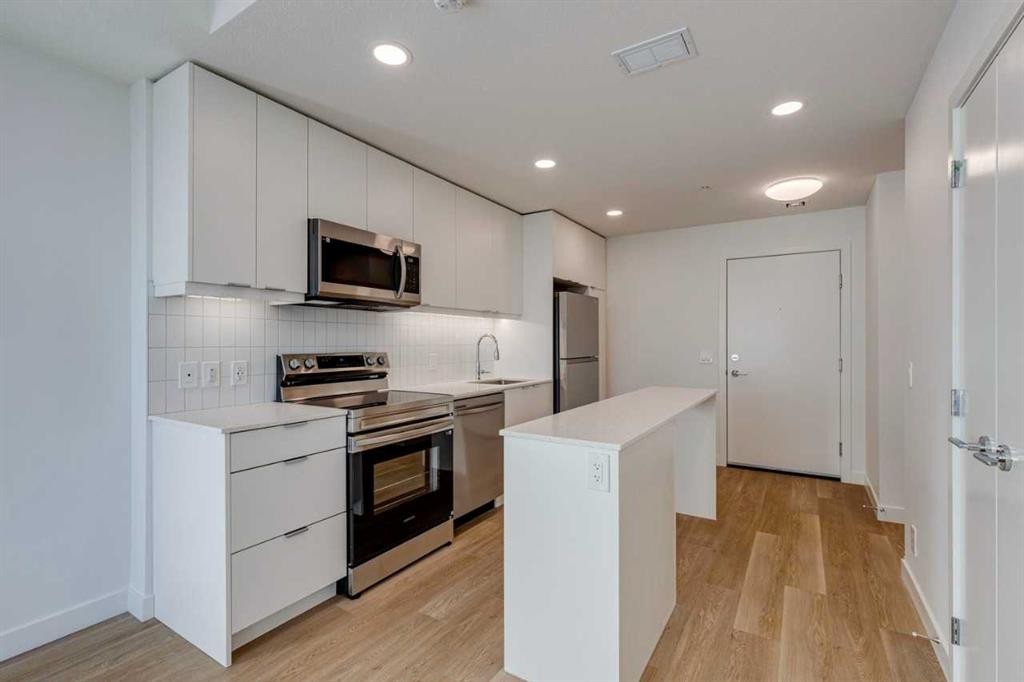 3516-8500 19 Avenue, Calgary, AB - Indoor Photo Showing Kitchen