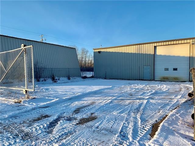 A-B-4008 Landry Avenue, Rural Red Deer County, AB