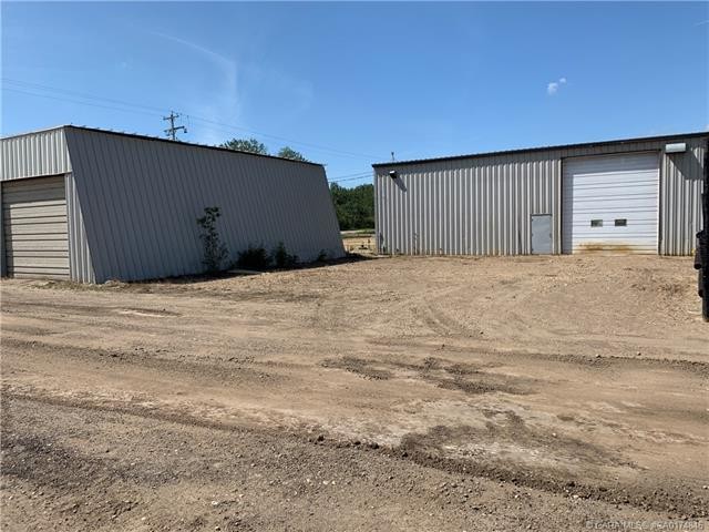 A-B-4008 Landry Avenue, Rural Red Deer County, AB