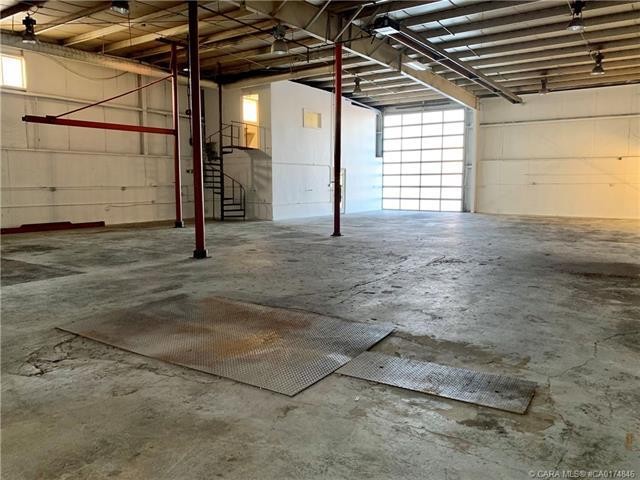 A-B-4008 Landry Avenue, Rural Red Deer County, AB