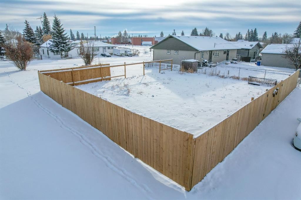 4916 49Th Street, Alix, AB