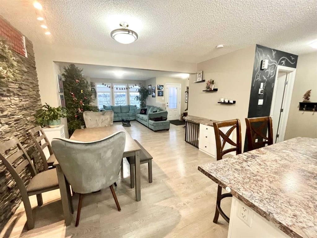 9340 211 Street Nw, Edmonton, AB - Indoor Photo Showing Dining Room