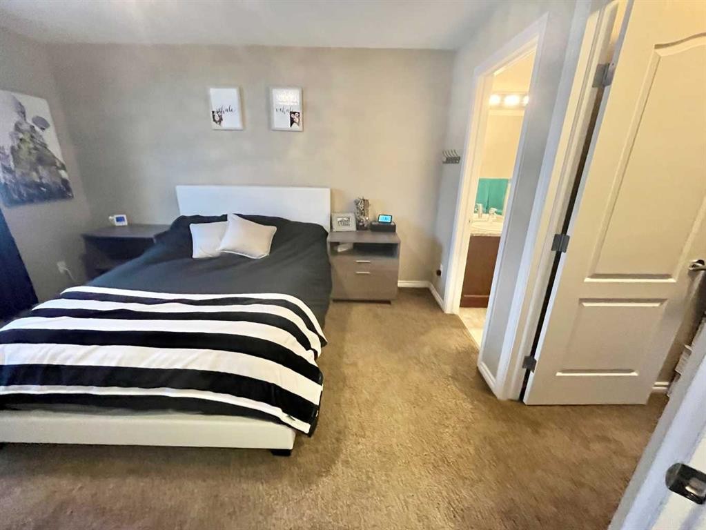9340 211 Street Nw, Edmonton, AB - Indoor Photo Showing Bedroom