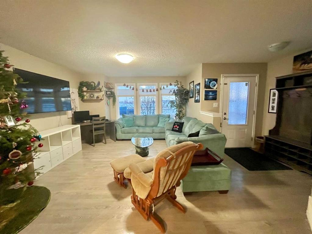 9340 211 Street Nw, Edmonton, AB - Indoor