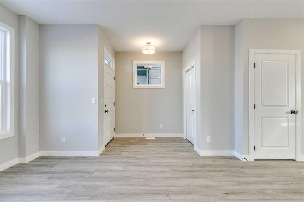 109 Silverton Glen Way Sw, Calgary, AB - Indoor Photo Showing Other Room
