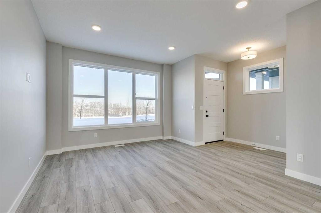 109 Silverton Glen Way Sw, Calgary, AB - Indoor Photo Showing Other Room