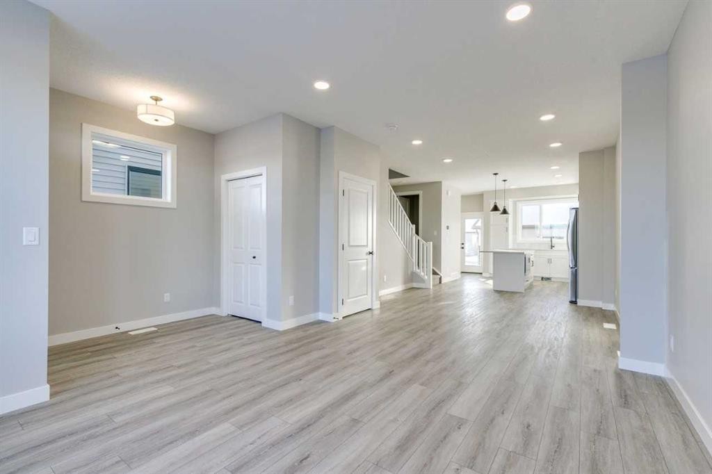 109 Silverton Glen Way Sw, Calgary, AB - Indoor Photo Showing Other Room
