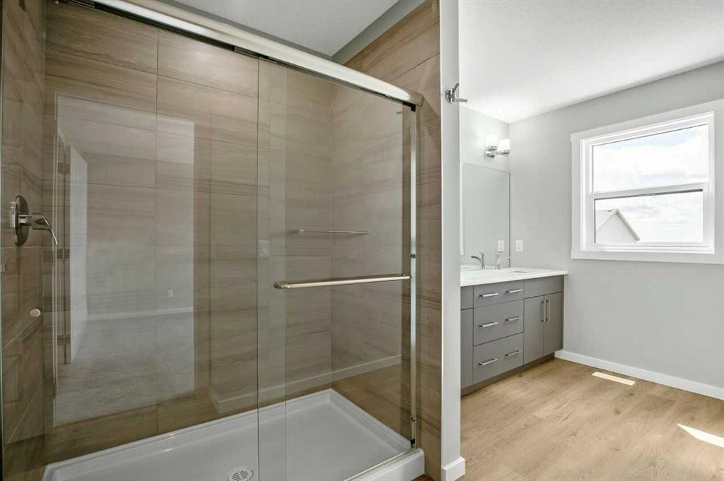 11 Heritage Link, Cochrane, AB - Indoor Photo Showing Bathroom