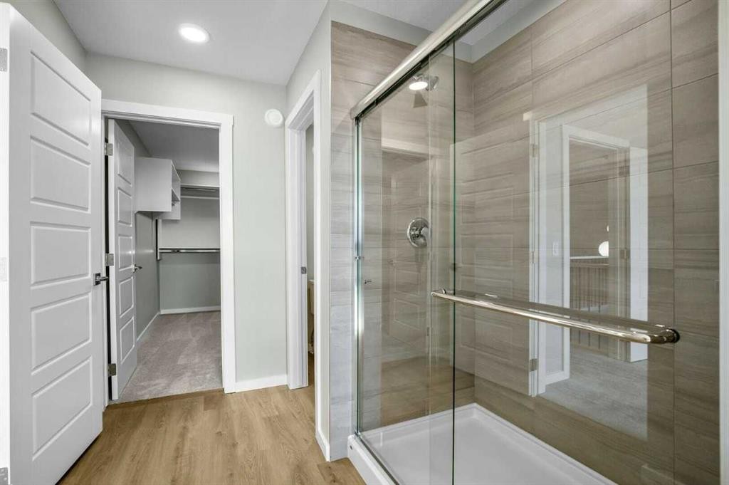 11 Heritage Link, Cochrane, AB - Indoor Photo Showing Bathroom