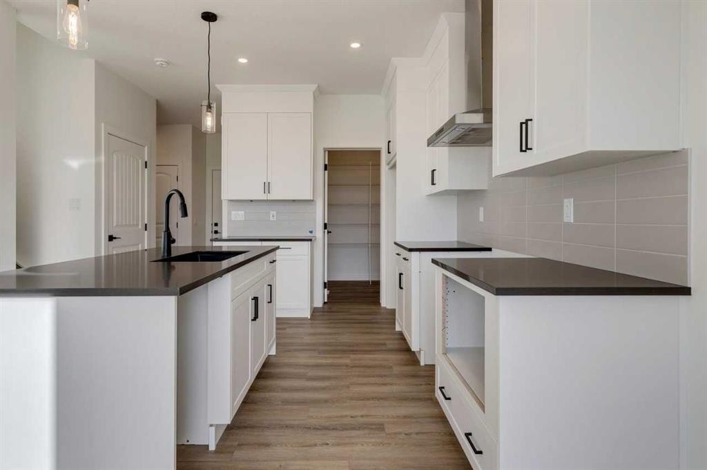 307 Dawson Dock Way, Chestermere, AB - Indoor Photo Showing Kitchen With Upgraded Kitchen