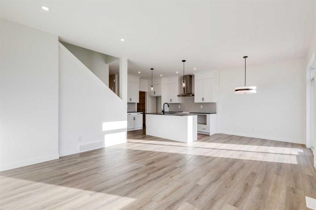 307 Dawson Dock Way, Chestermere, AB - Indoor Photo Showing Kitchen