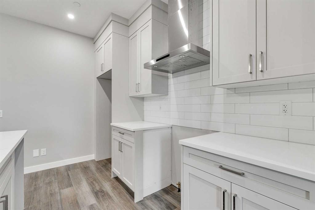 483 Hotchkiss Manor Se, Calgary, AB - Indoor Photo Showing Kitchen