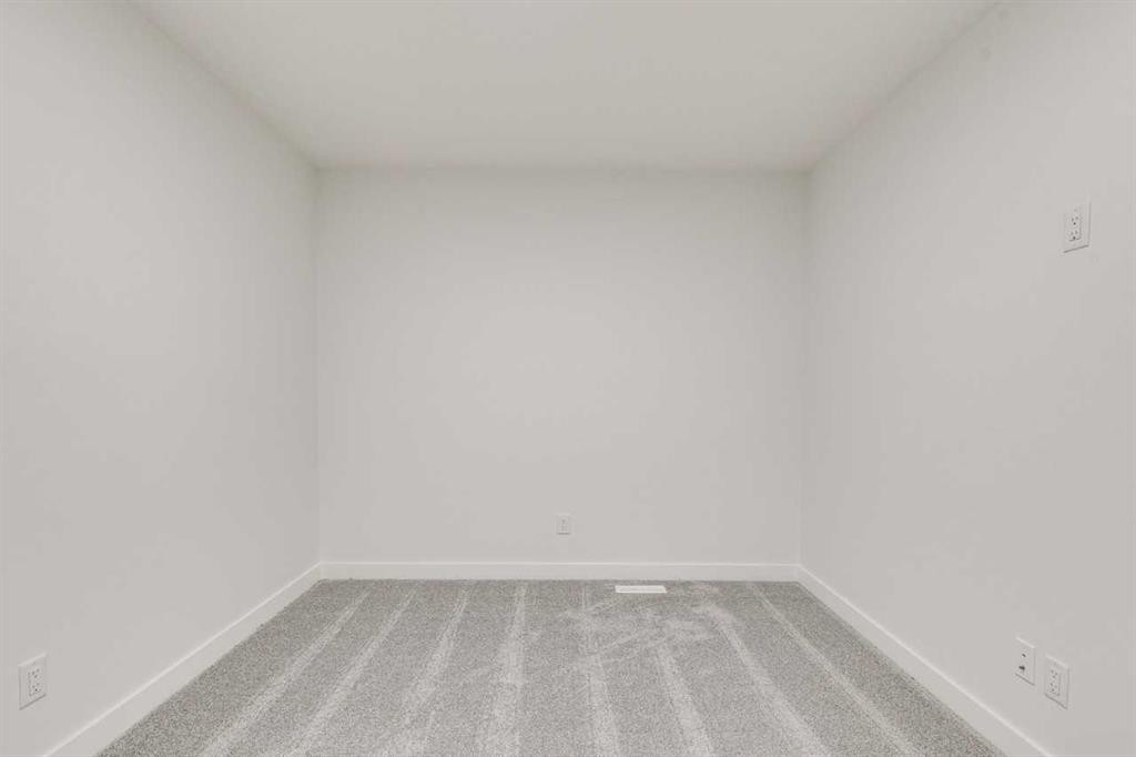 479 Hotchkiss Manor Se, Calgary, AB - Indoor Photo Showing Other Room
