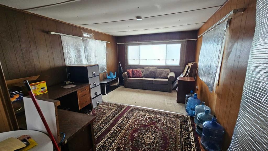 102 1 Avenue, Alliance, AB - Indoor