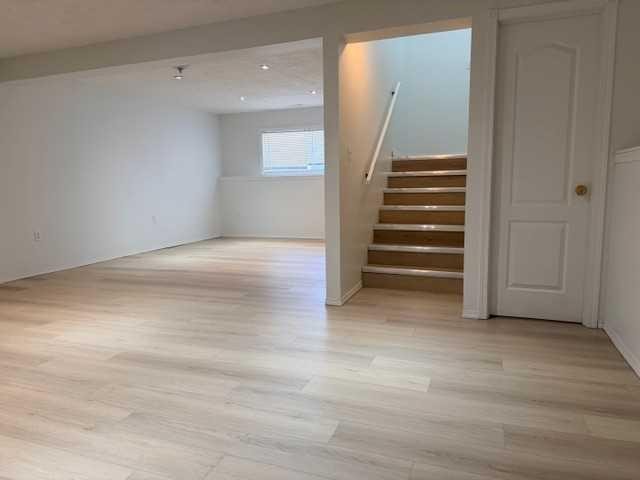 B-5915 52 Avenue, Red Deer, AB - Indoor Photo Showing Other Room